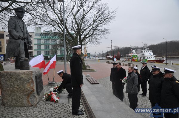 Uczniowie klasy II Na wzięli udział w uroczystościach poświęconych pamięci komandora Stanisława Mieszkowskiego